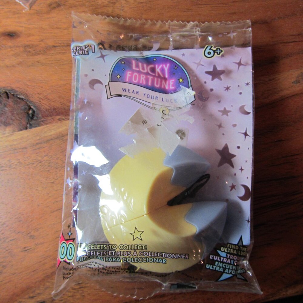 5 for $30 - lucky fortune bracelet blind bag NIP WowWee (W5922)